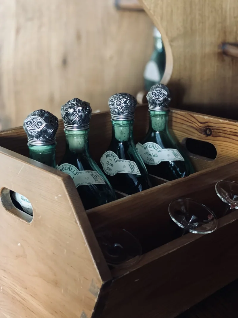 Die Digestifs von Rochelt in einer Holzkiste
